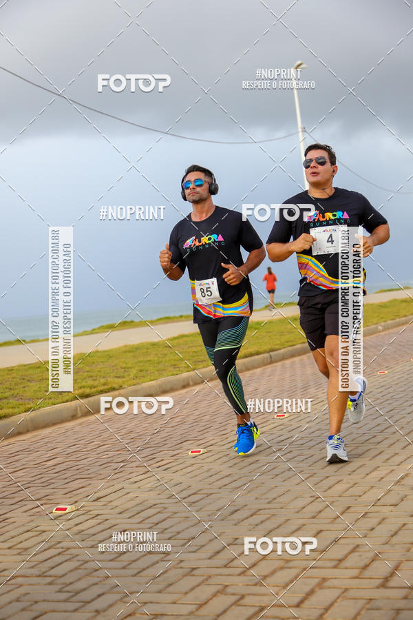 Achetez vos photos de l'vnementAURORA RUNNING sur Fotop