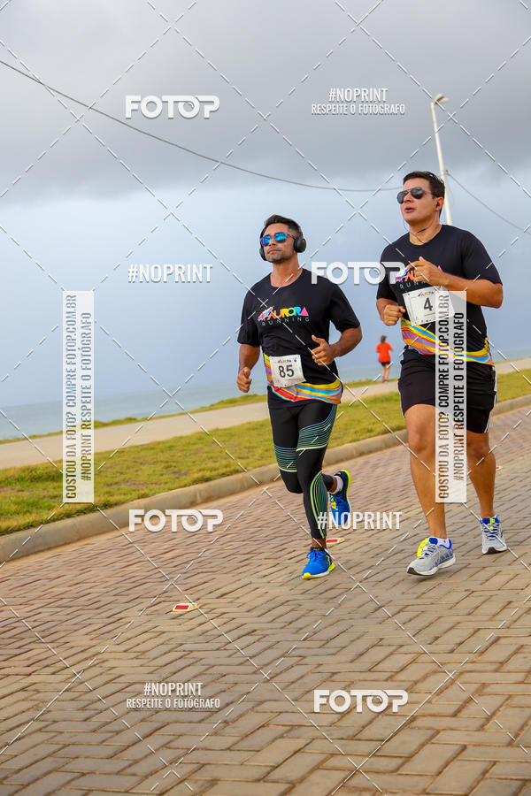 Achetez vos photos de l'vnementAURORA RUNNING sur Fotop