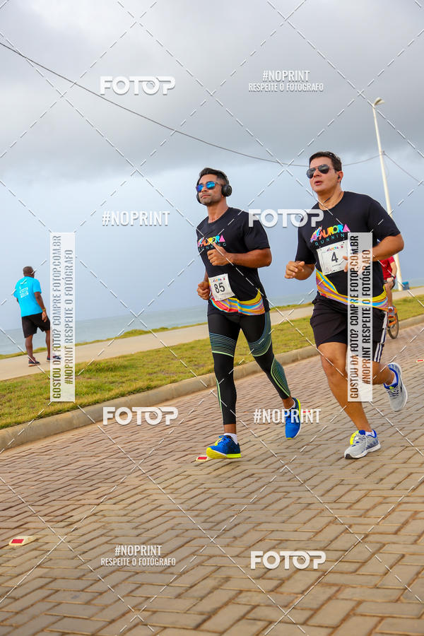 Achetez vos photos de l'vnementAURORA RUNNING sur Fotop