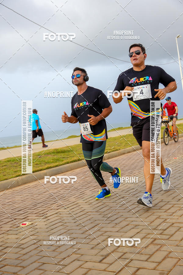 Achetez vos photos de l'vnementAURORA RUNNING sur Fotop
