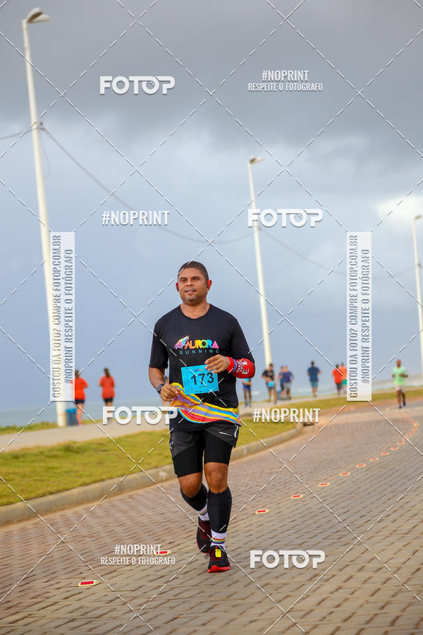 Achetez vos photos de l'vnementAURORA RUNNING sur Fotop