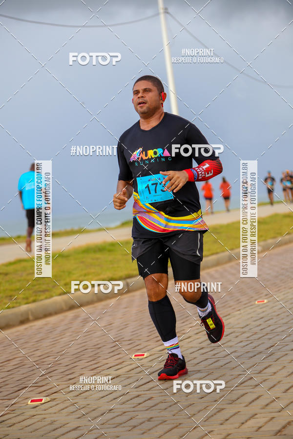 Achetez vos photos de l'vnementAURORA RUNNING sur Fotop