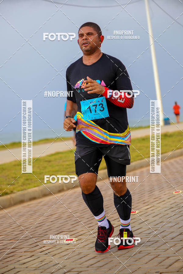 Achetez vos photos de l'vnementAURORA RUNNING sur Fotop