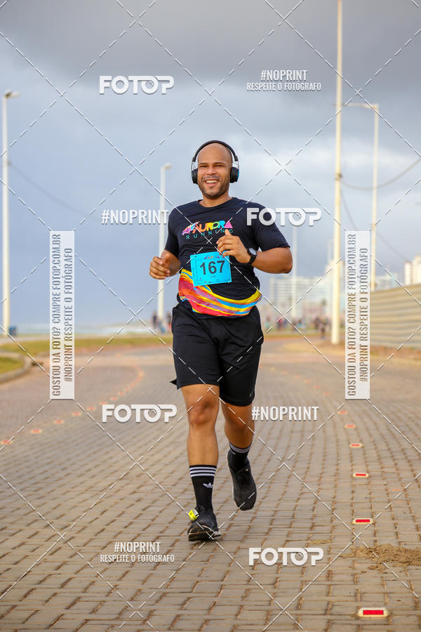 Achetez vos photos de l'vnementAURORA RUNNING sur Fotop