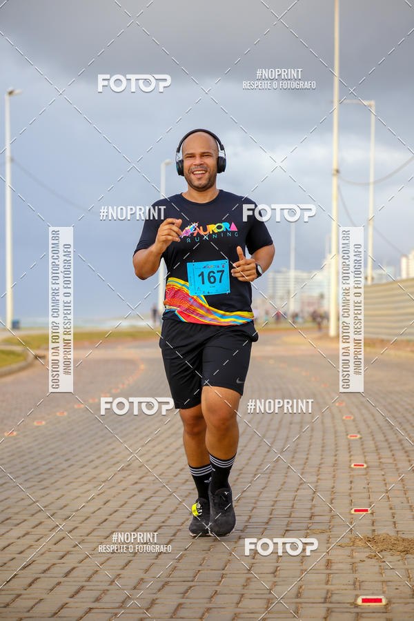 Achetez vos photos de l'vnementAURORA RUNNING sur Fotop