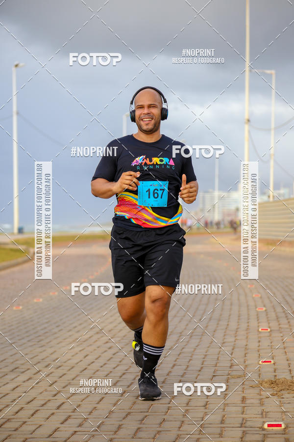 Achetez vos photos de l'vnementAURORA RUNNING sur Fotop