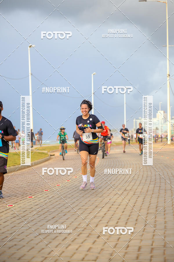 Achetez vos photos de l'vnementAURORA RUNNING sur Fotop