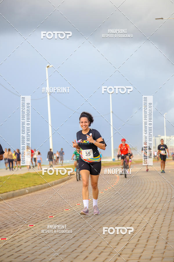 Achetez vos photos de l'vnementAURORA RUNNING sur Fotop