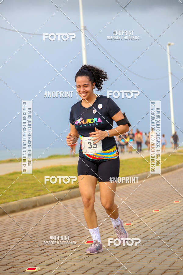 Achetez vos photos de l'vnementAURORA RUNNING sur Fotop