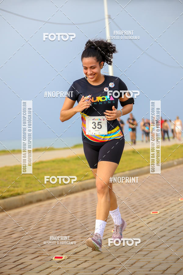 Achetez vos photos de l'vnementAURORA RUNNING sur Fotop