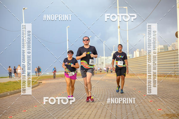 Achetez vos photos de l'vnementAURORA RUNNING sur Fotop
