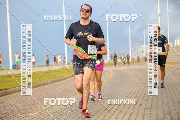 Achetez vos photos de l'vnementAURORA RUNNING sur Fotop