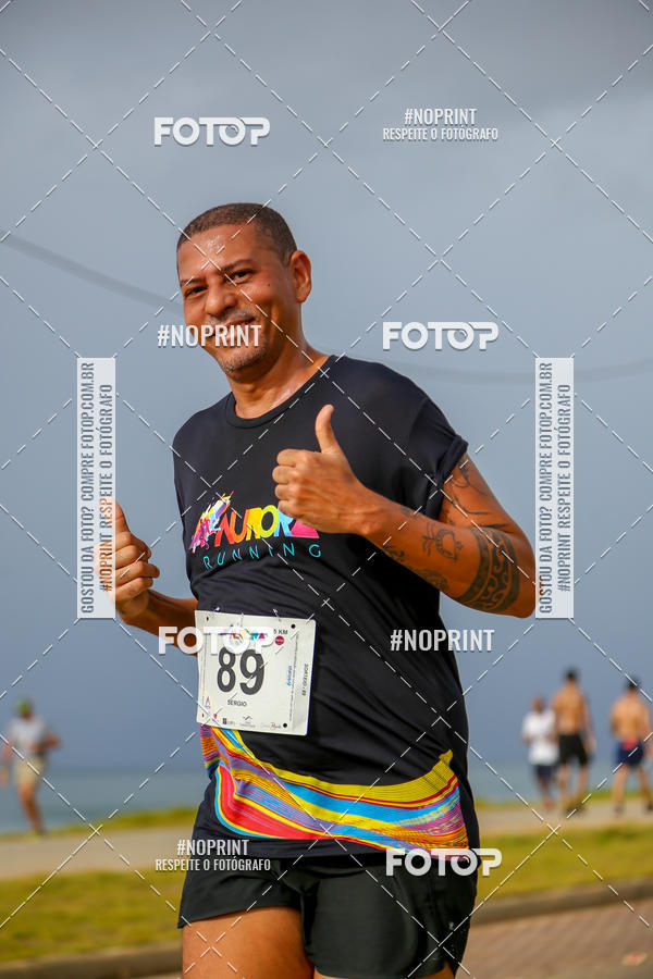 Achetez vos photos de l'vnementAURORA RUNNING sur Fotop