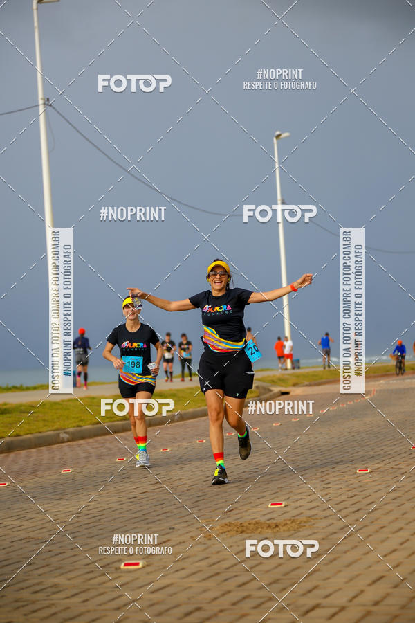 Achetez vos photos de l'vnementAURORA RUNNING sur Fotop