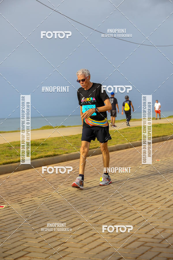 Achetez vos photos de l'vnementAURORA RUNNING sur Fotop