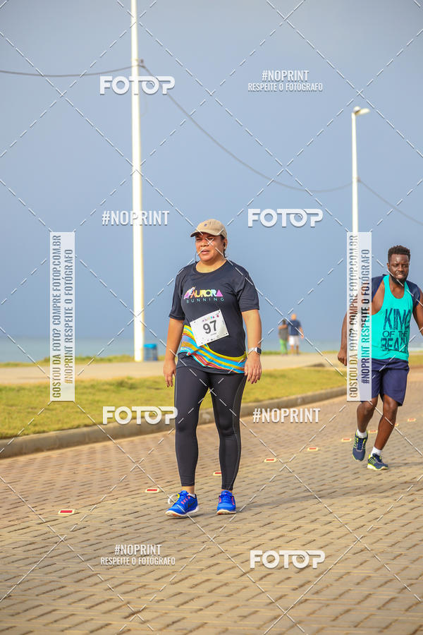 Achetez vos photos de l'vnementAURORA RUNNING sur Fotop