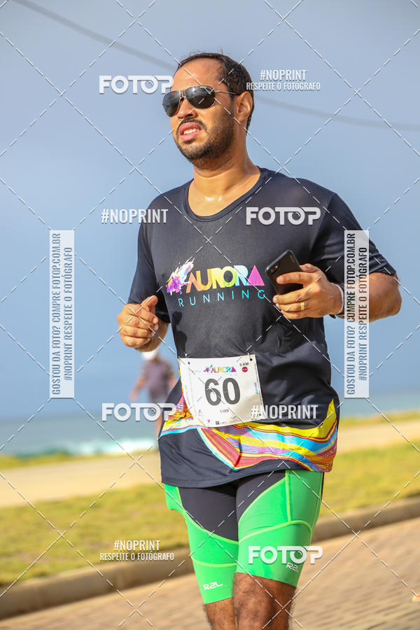 Achetez vos photos de l'vnementAURORA RUNNING sur Fotop