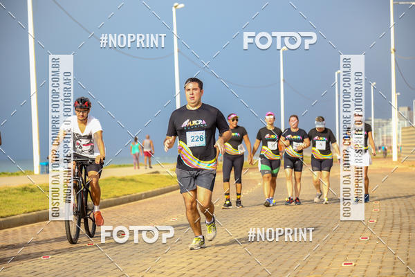 Achetez vos photos de l'vnementAURORA RUNNING sur Fotop