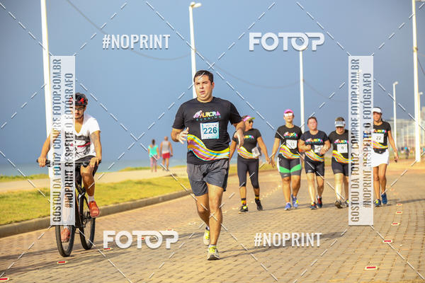 Achetez vos photos de l'vnementAURORA RUNNING sur Fotop