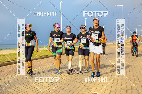 Achetez vos photos de l'vnementAURORA RUNNING sur Fotop