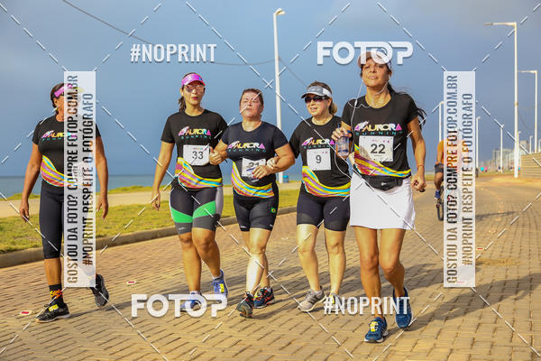 Achetez vos photos de l'vnementAURORA RUNNING sur Fotop