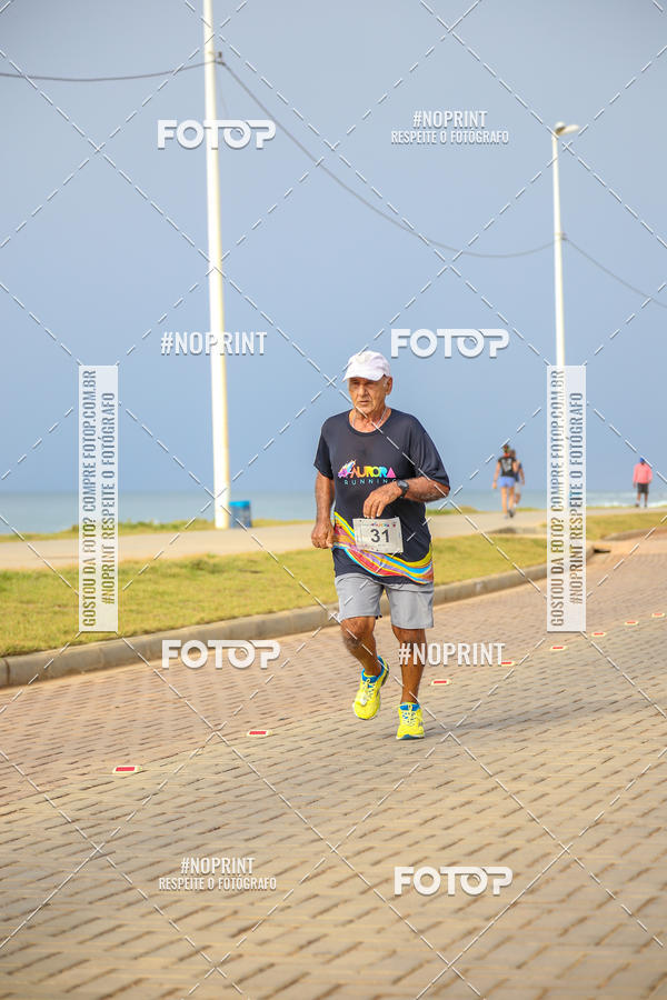 Achetez vos photos de l'vnementAURORA RUNNING sur Fotop