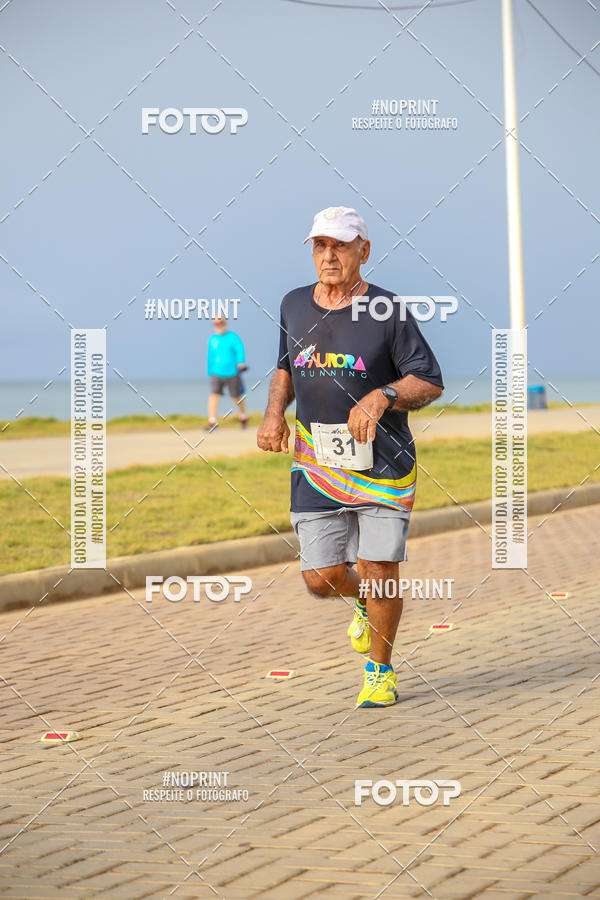 Achetez vos photos de l'vnementAURORA RUNNING sur Fotop