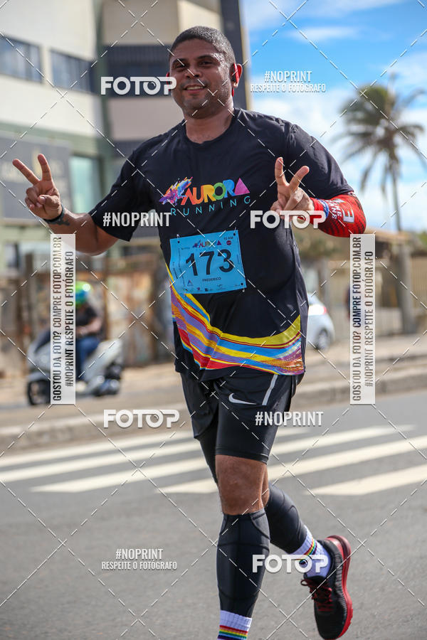 Achetez vos photos de l'vnementAURORA RUNNING sur Fotop