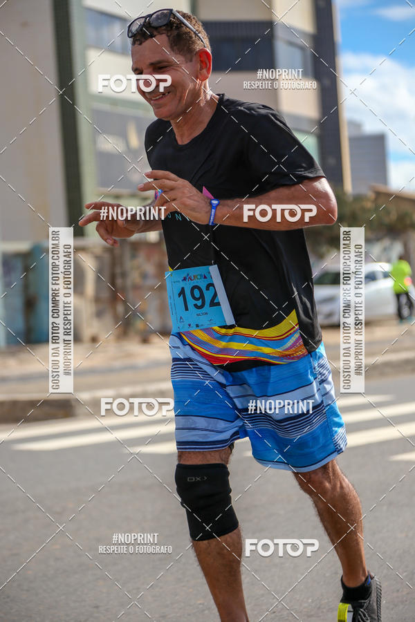 Achetez vos photos de l'vnementAURORA RUNNING sur Fotop