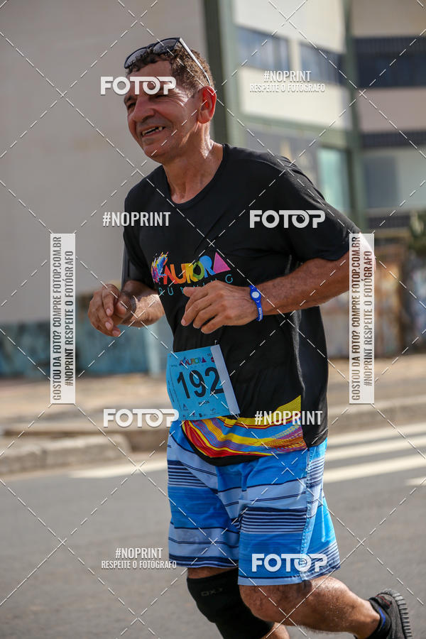 Achetez vos photos de l'vnementAURORA RUNNING sur Fotop