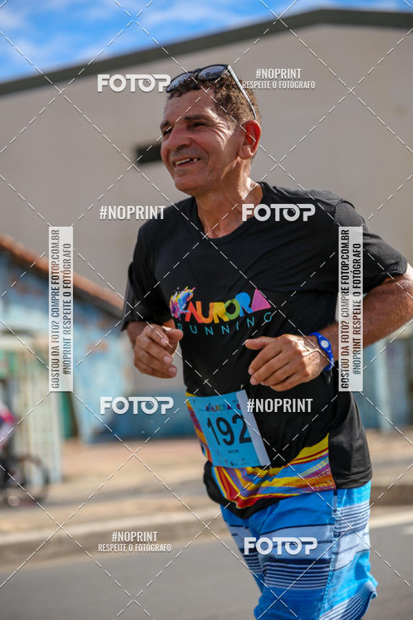 Achetez vos photos de l'vnementAURORA RUNNING sur Fotop