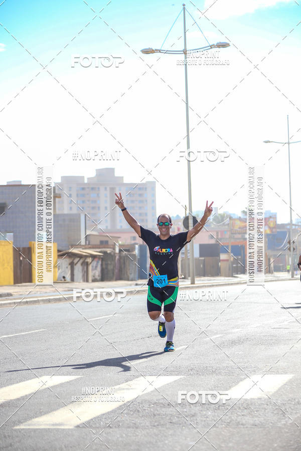 Achetez vos photos de l'vnementAURORA RUNNING sur Fotop