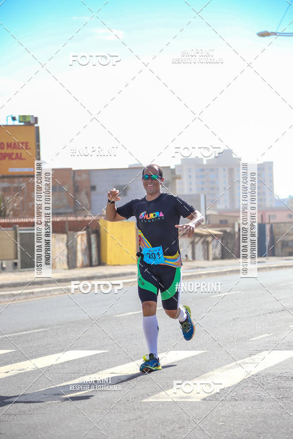 Achetez vos photos de l'vnementAURORA RUNNING sur Fotop