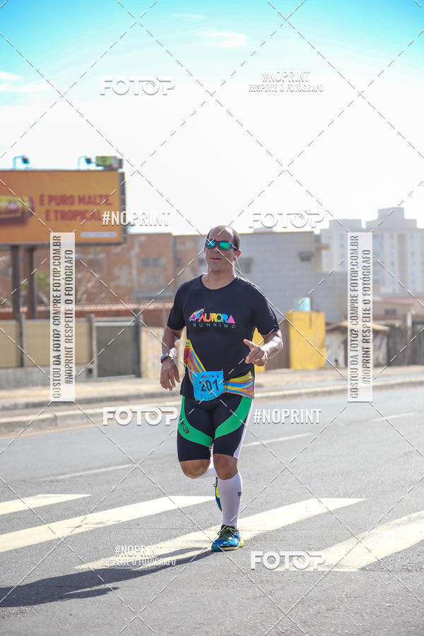 Achetez vos photos de l'vnementAURORA RUNNING sur Fotop