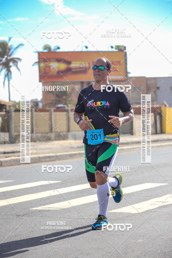 Achetez vos photos de l'vnementAURORA RUNNING sur Fotop