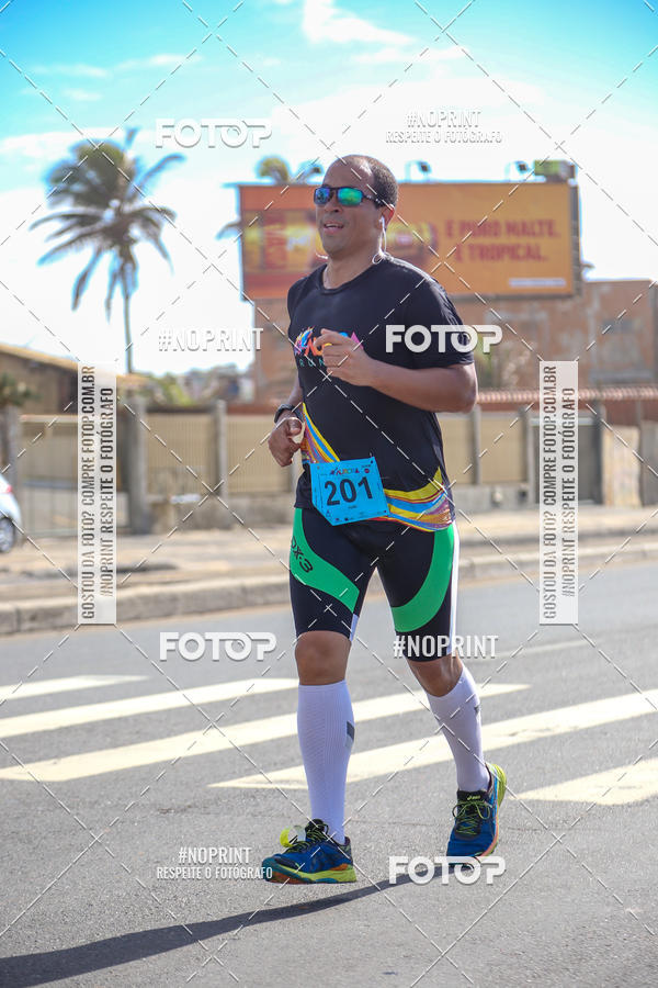 Achetez vos photos de l'vnementAURORA RUNNING sur Fotop