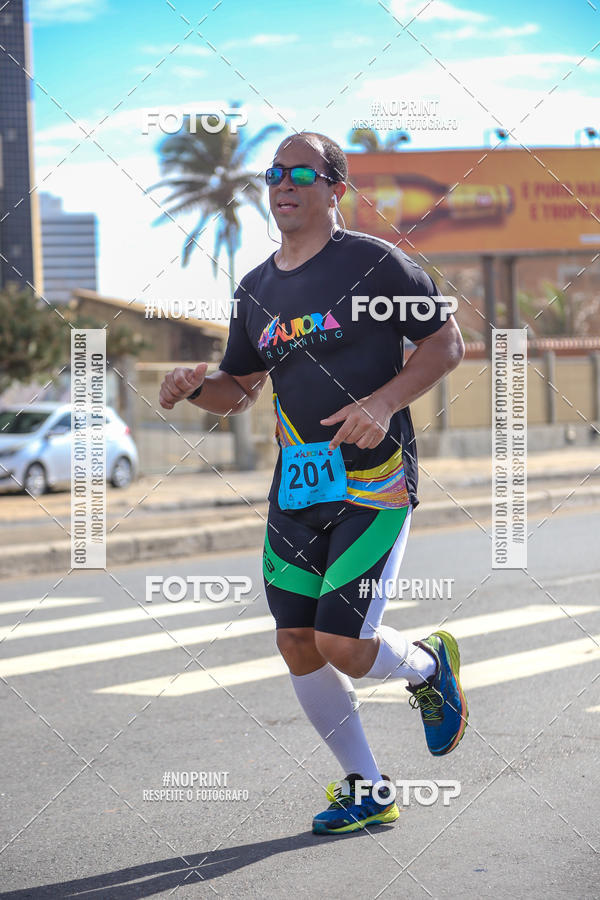 Achetez vos photos de l'vnementAURORA RUNNING sur Fotop