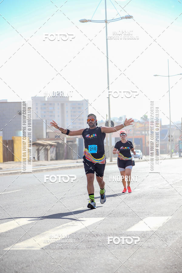 Achetez vos photos de l'vnementAURORA RUNNING sur Fotop