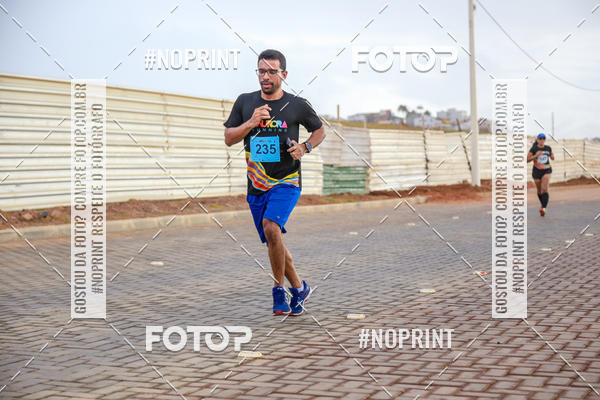 Achetez vos photos de l'vnementAURORA RUNNING sur Fotop