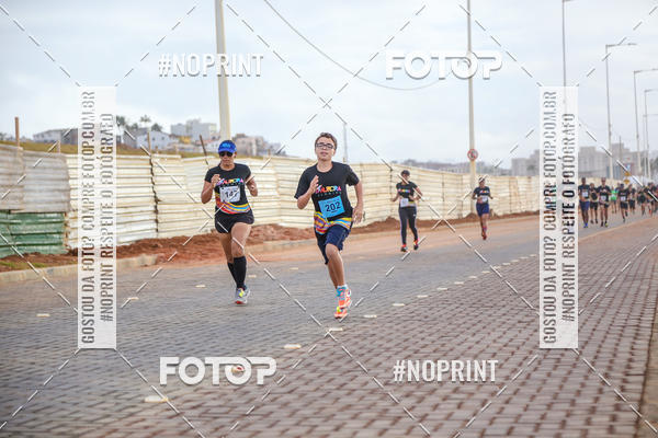 Achetez vos photos de l'vnementAURORA RUNNING sur Fotop