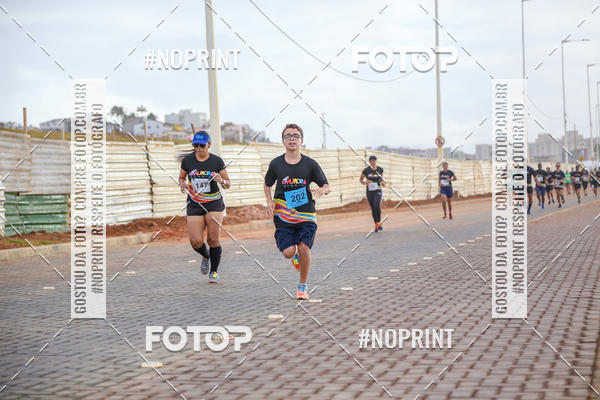 Achetez vos photos de l'vnementAURORA RUNNING sur Fotop