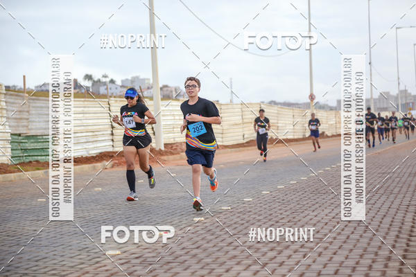 Achetez vos photos de l'vnementAURORA RUNNING sur Fotop