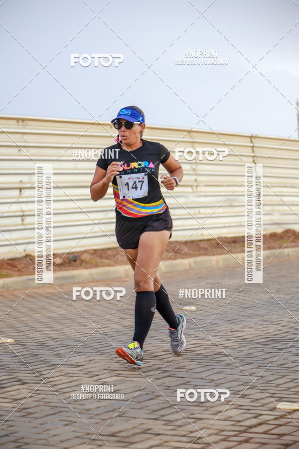 Achetez vos photos de l'vnementAURORA RUNNING sur Fotop