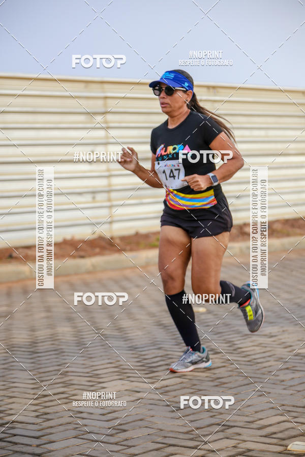 Achetez vos photos de l'vnementAURORA RUNNING sur Fotop