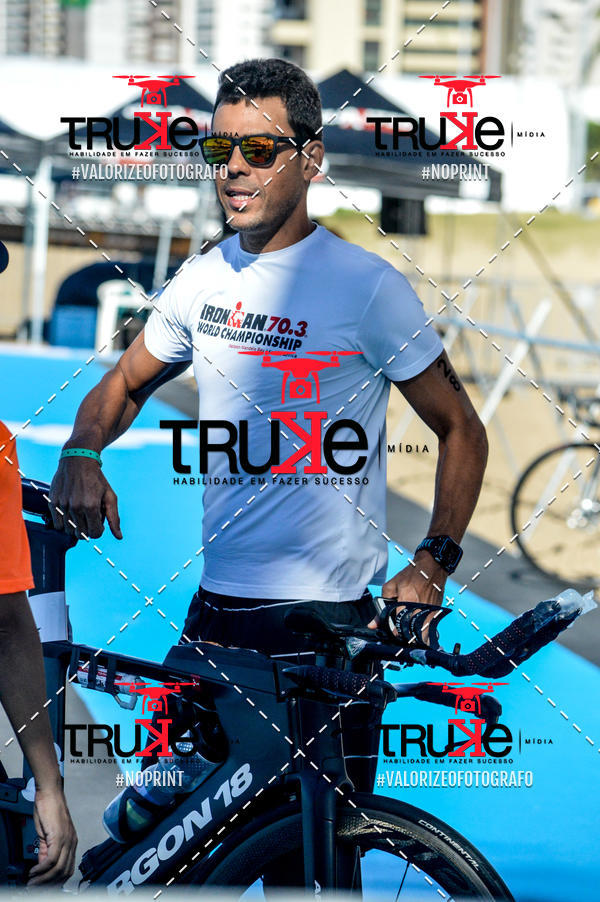 Compra tus fotos del eventoBike Check in IronMan 70.3  Fortaleza En Fotop