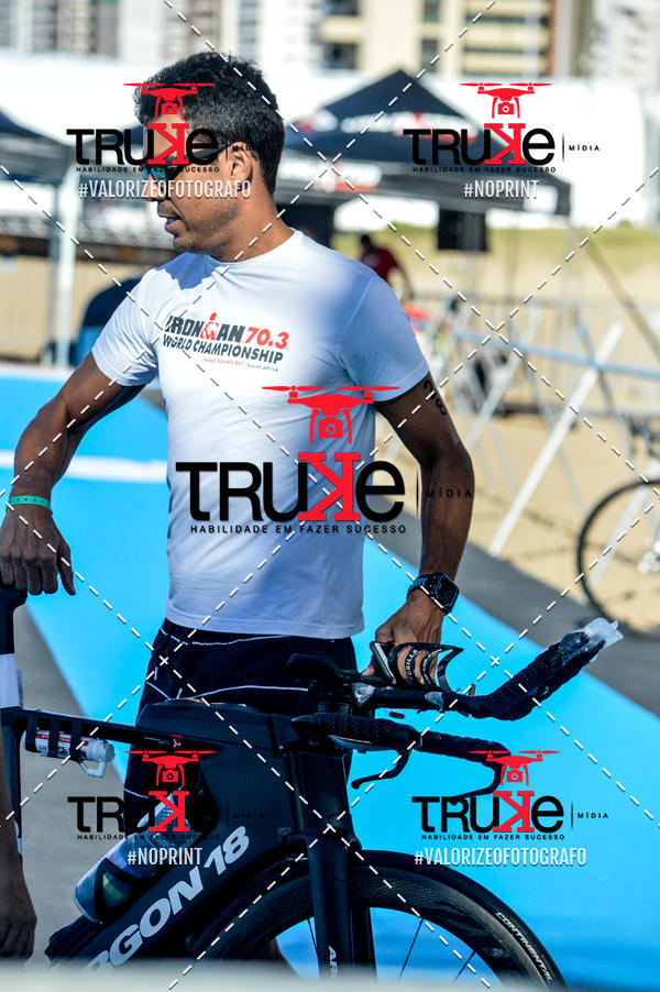 Compra tus fotos del eventoBike Check in IronMan 70.3  Fortaleza En Fotop