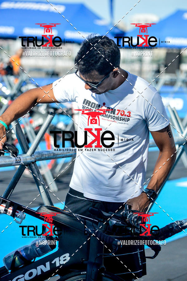 Compra tus fotos del eventoBike Check in IronMan 70.3  Fortaleza En Fotop