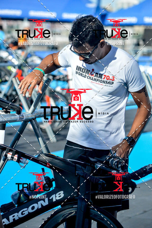 Compra tus fotos del eventoBike Check in IronMan 70.3  Fortaleza En Fotop