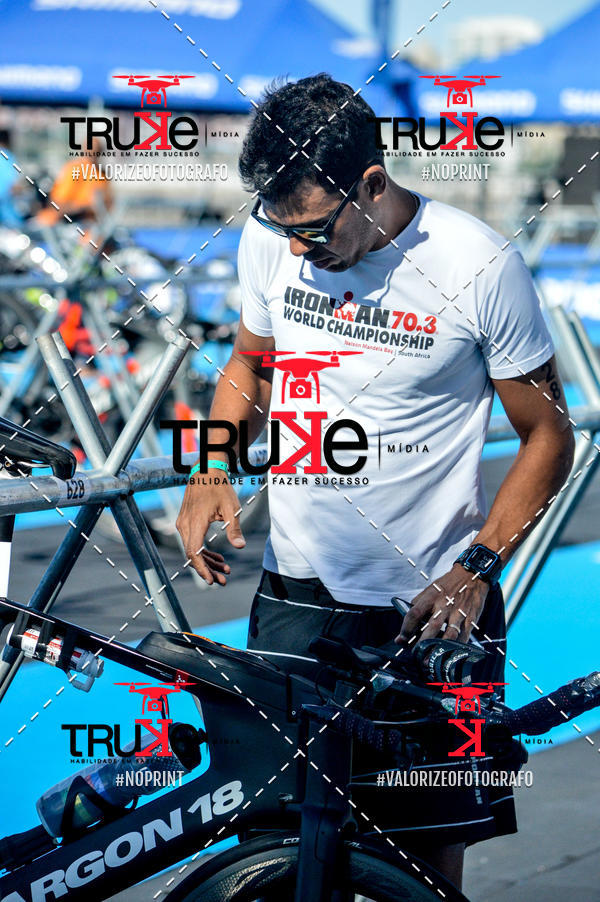 Compra tus fotos del eventoBike Check in IronMan 70.3  Fortaleza En Fotop