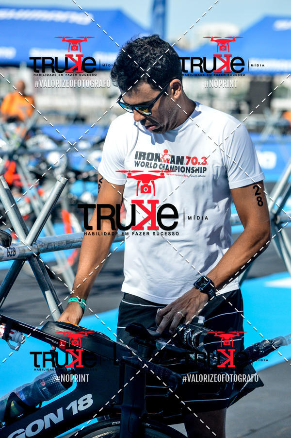 Compra tus fotos del eventoBike Check in IronMan 70.3  Fortaleza En Fotop